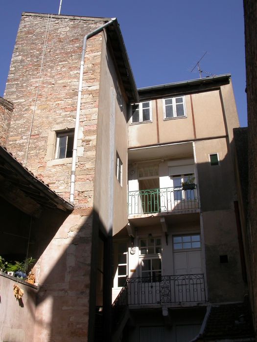 façades sur cour, vue générale