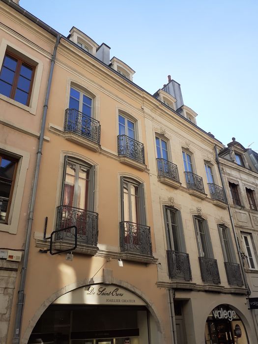 façade sur rue