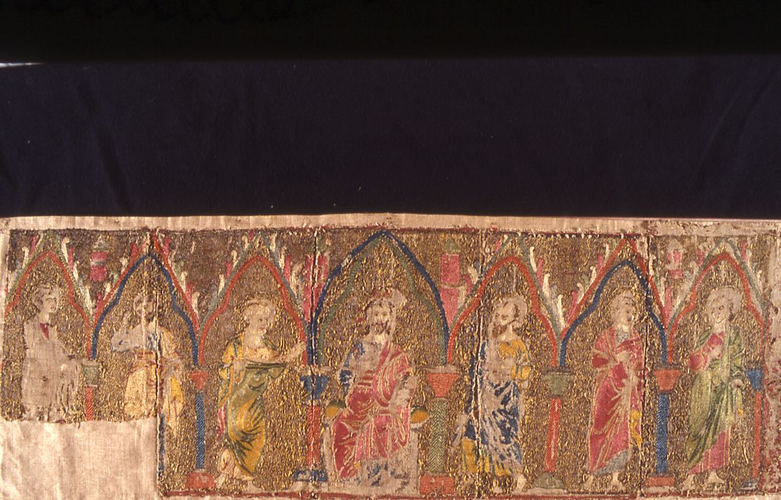 parement d'aube - © Ministère de la Culture (France), Direction Régionale des Affaires Culturelles de Bourgogne-Franche-Comté – Tous droits réservés