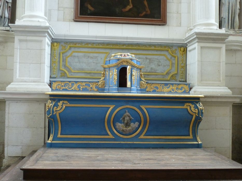 Autel, tabernacle, gradin d'autel (maître-autel)