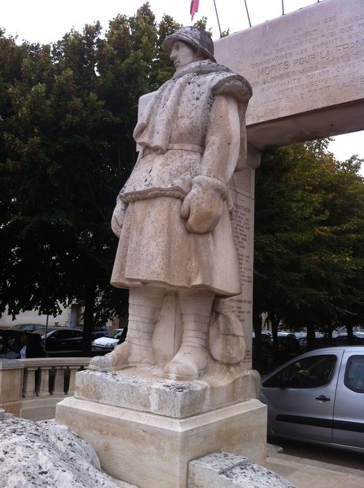 statue du poilu, vue générale