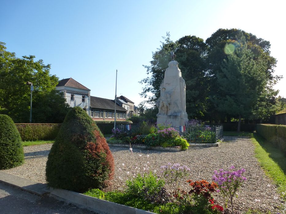 vue générale du monument dans son environnement