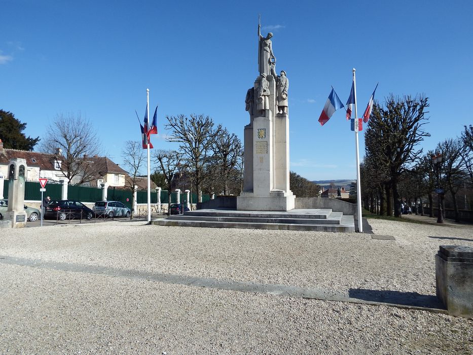 vue générale du monument dans son environnement