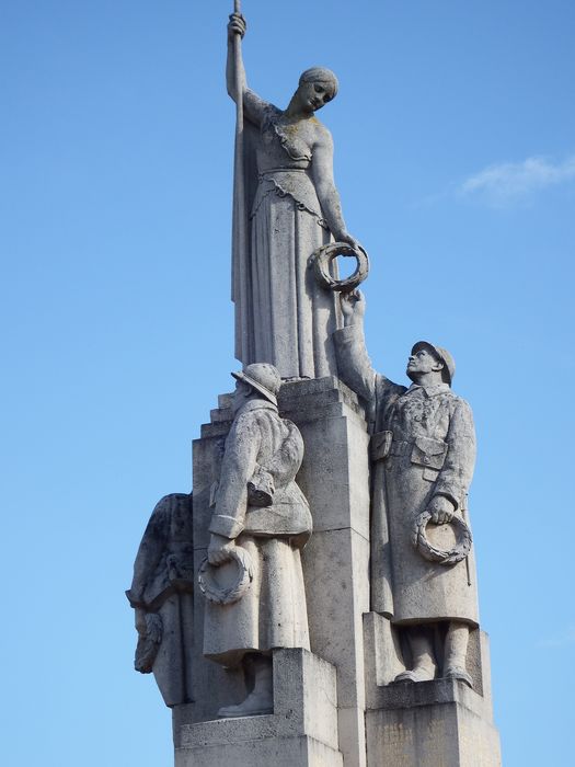 vue partielle du monument