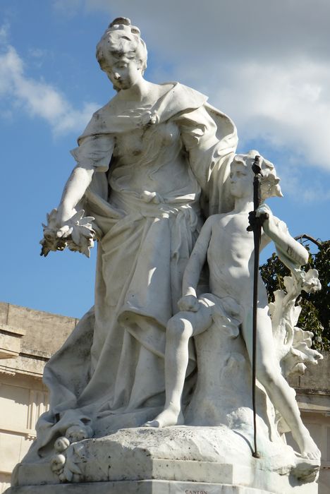 vue partielle du monument