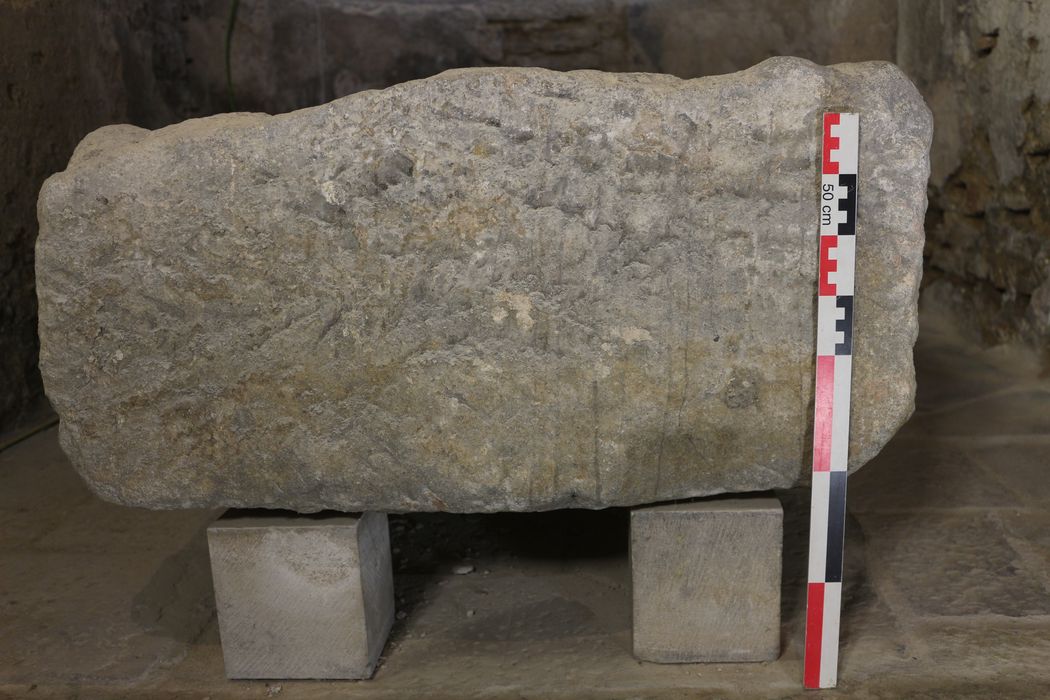 Cuve du sarcophage attribué à saint Bénigne