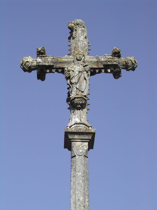 vue partielle de la croix