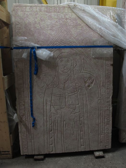 dalle funéraire de Marie Bijois, vue partielle