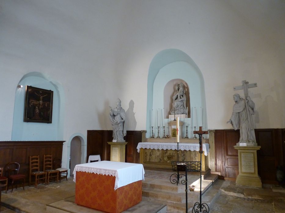 statues : Vierge à l'Enfant assise, saint Bernard, saint Agnan