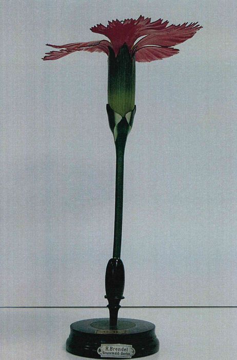 modèle de fleur articulé Brendel : oeillet commun - © Ministère de la Culture (France), Direction Régionale des Affaires Culturelles de Bourgogne-Franche-Comté – Tous droits réservés