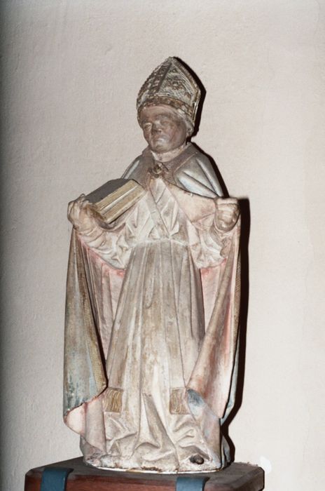 statue : saint évêque