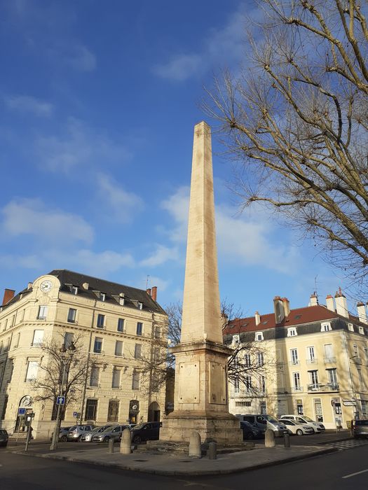 vue générale du monument dans son environnement