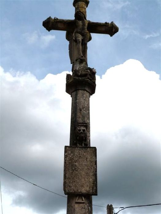 vue partielle de la croix
