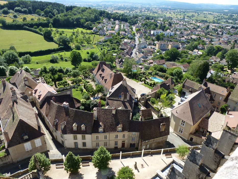 vue générale de l’hôtel dans son environnement depuis le clocher de la cathédrale