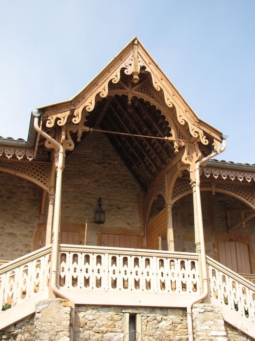 façade sud-est, vue partielle