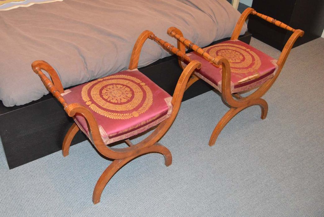 tabourets - © Ministère de la Culture (France), Direction Régionale des Affaires Culturelles de Bourgogne-Franche-Comté – Tous droits réservés 