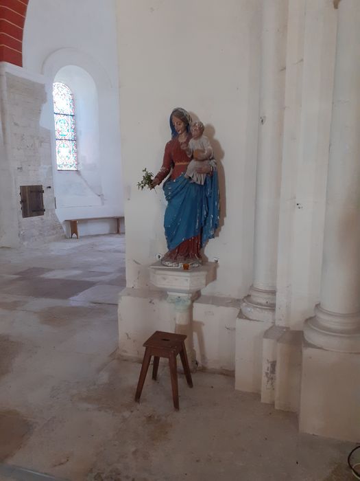 statue : Vierge à l'Enfant