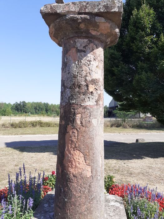 vue générale de la borne-colonne