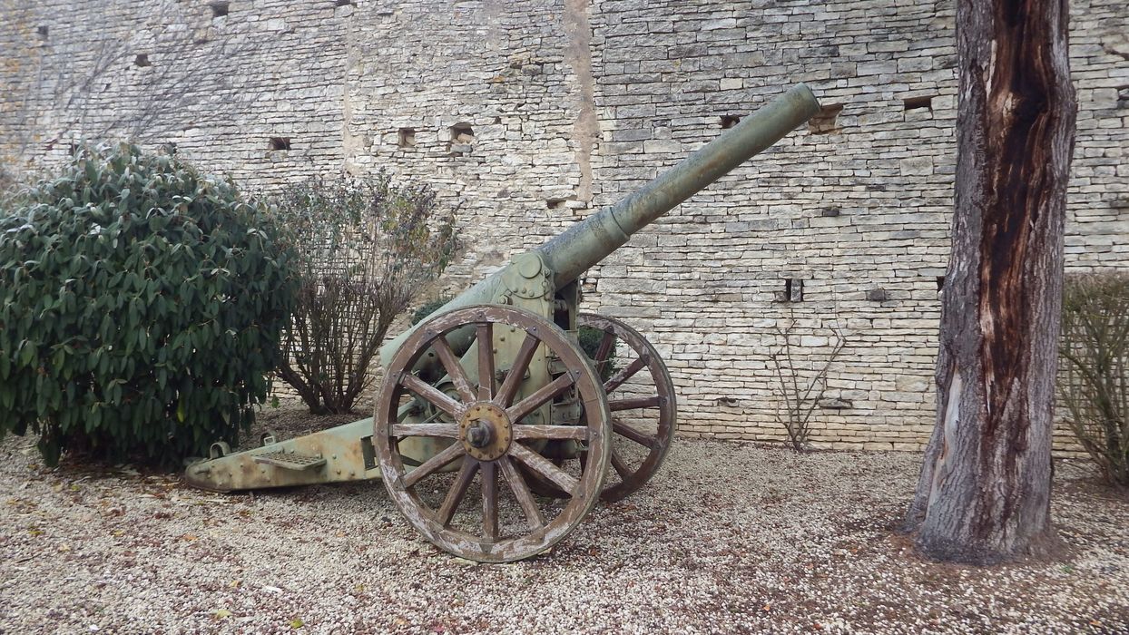 canon allemand (modèle 10 cm Kanone), du monument aux morts - © Ministère de la Culture (France), Direction Régionale des Affaires Culturelles de Bourgogne-Franche-Comté – Tous droits réservés 