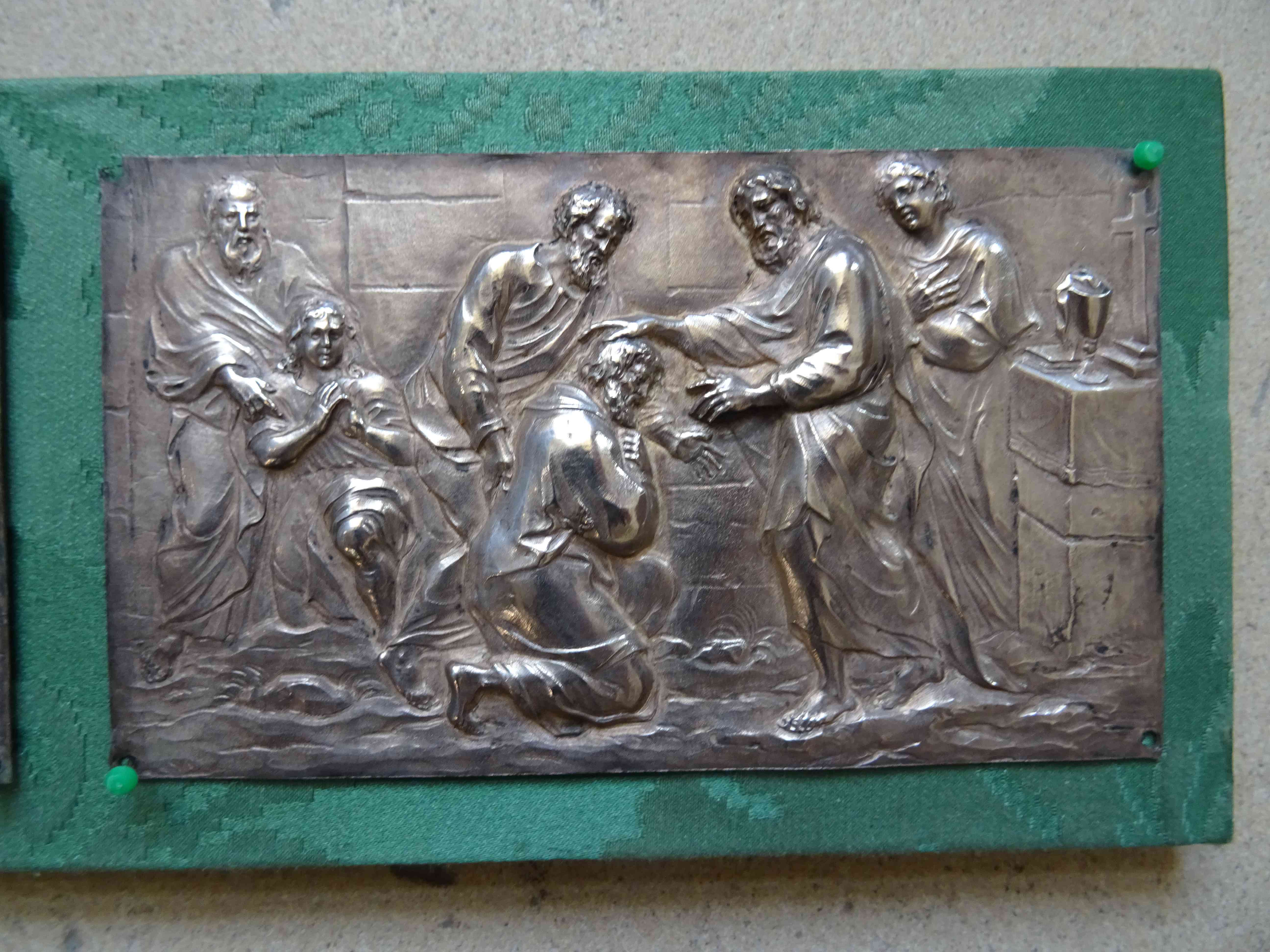 bas-relief : Consécration de saint Potentien - © Ministère de la Culture (France), Direction Régionale des Affaires Culturelles de Bourgogne-Franche-Comté – Tous droits réservés