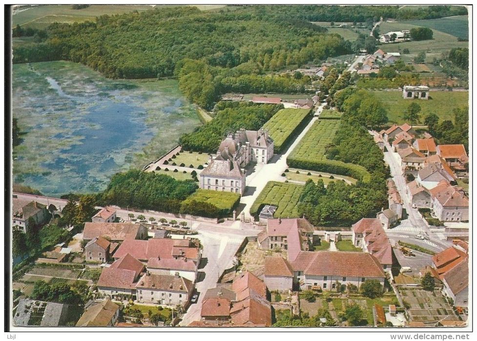 vue aérienne de l’ensemble des bâtiments dans leur environnement