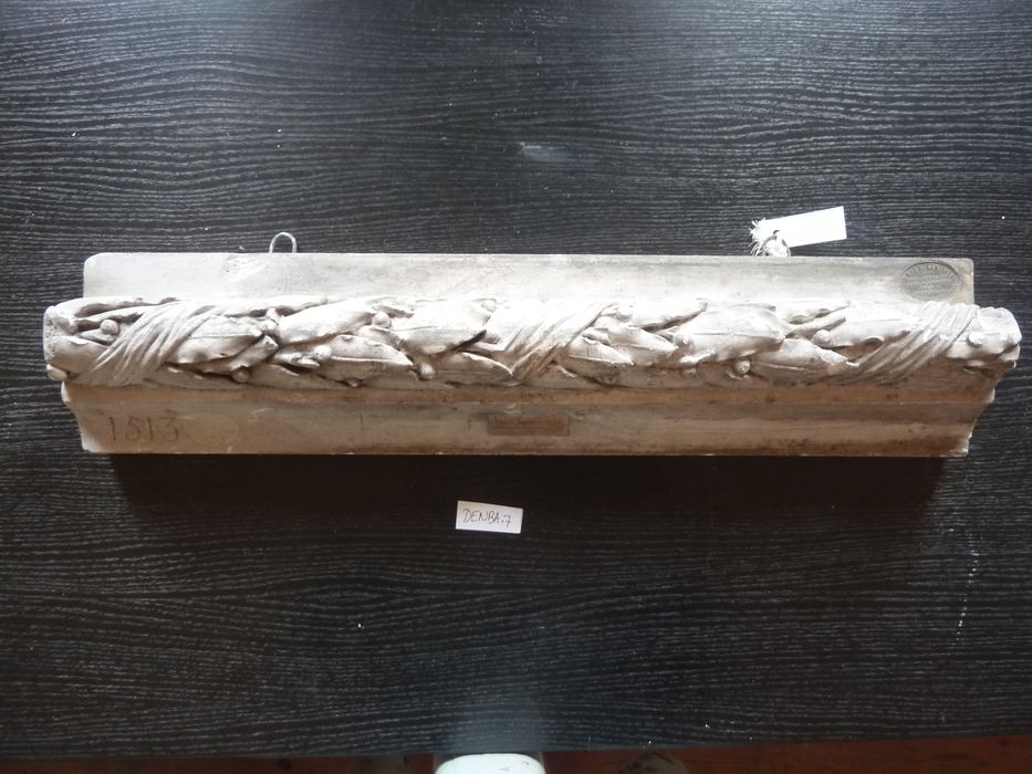 bas-relief : Ornementation - © Ministère de la Culture (France), Direction Régionale des Affaires Culturelles de Bourgogne-Franche-Comté – Tous droits réservés