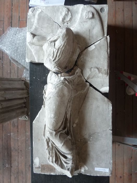 bas-relief : Victoire ailée - © Ministère de la Culture (France), Direction Régionale des Affaires Culturelles de Bourgogne-Franche-Comté – Tous droits réservés