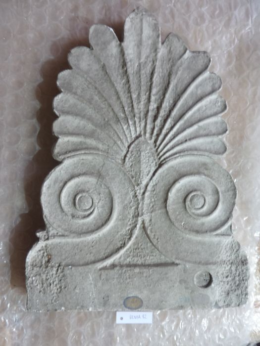 élément d'architecture : Antéfixe - © Ministère de la Culture (France), Direction Régionale des Affaires Culturelles de Bourgogne-Franche-Comté – Tous droits réservés