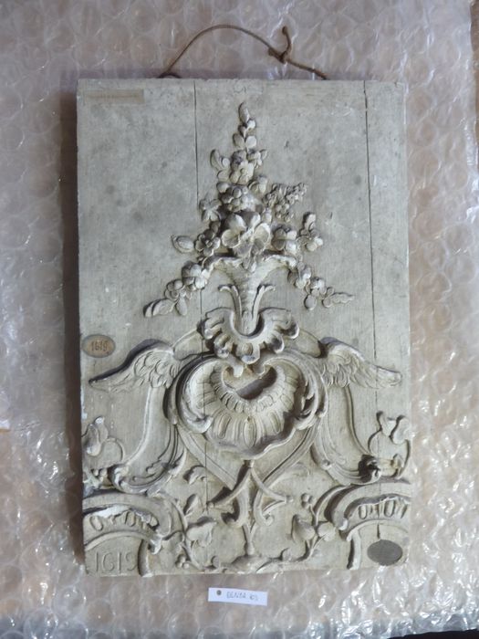 bas-relief : Panneau ornemental - © Ministère de la Culture (France), Direction Régionale des Affaires Culturelles de Bourgogne-Franche-Comté – Tous droits réservés