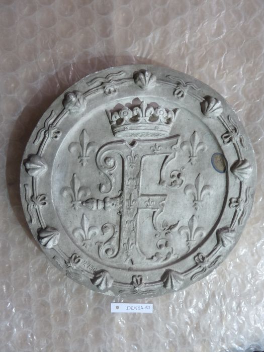bas-relief : Rosace - © Ministère de la Culture (France), Direction Régionale des Affaires Culturelles de Bourgogne-Franche-Comté – Tous droits réservés