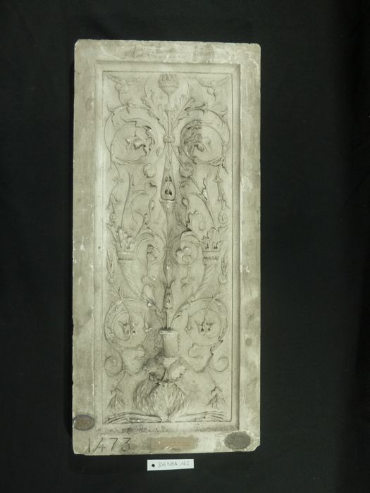 bas-relief : Panneau ornemental - © Ministère de la Culture (France), Direction Régionale des Affaires Culturelles de Bourgogne-Franche-Comté – Tous droits réservés