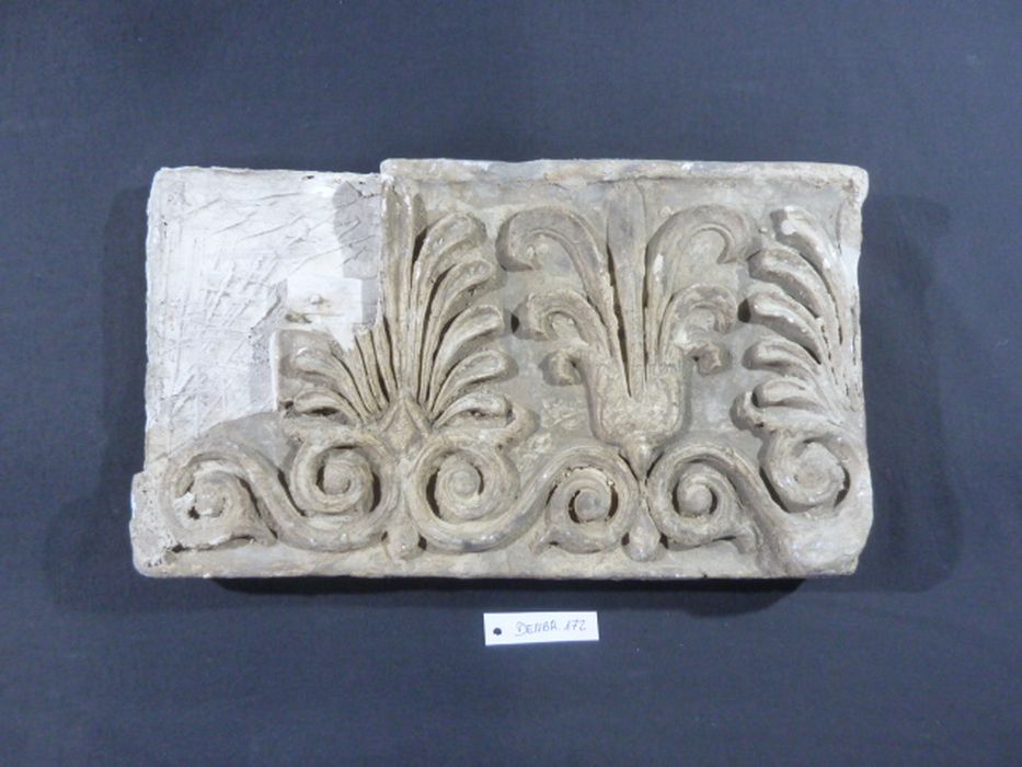 bas-relief : Frise - © Ministère de la Culture (France), Direction Régionale des Affaires Culturelles de Bourgogne-Franche-Comté – Tous droits réservés