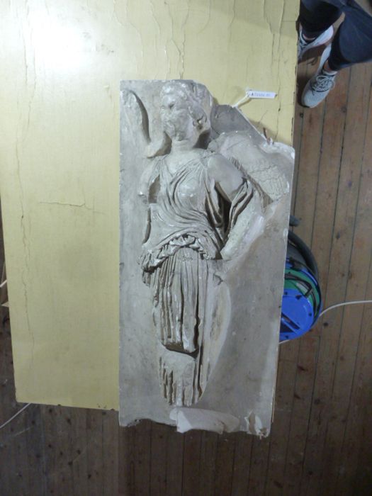 bas-relief : Victoire ailée - © Ministère de la Culture (France), Direction Régionale des Affaires Culturelles de Bourgogne-Franche-Comté – Tous droits réservés