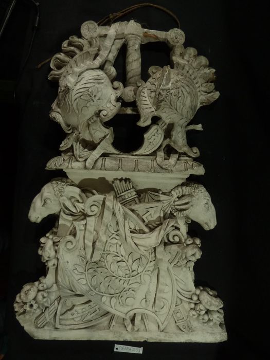 bas-relief : Composition - © Ministère de la Culture (France), Direction Régionale des Affaires Culturelles de Bourgogne-Franche-Comté – Tous droits réservés