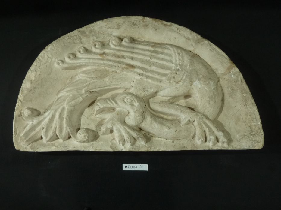 élément d'architecture : Animaux fantastiques - © Ministère de la Culture (France), Direction Régionale des Affaires Culturelles de Bourgogne-Franche-Comté – Tous droits réservés