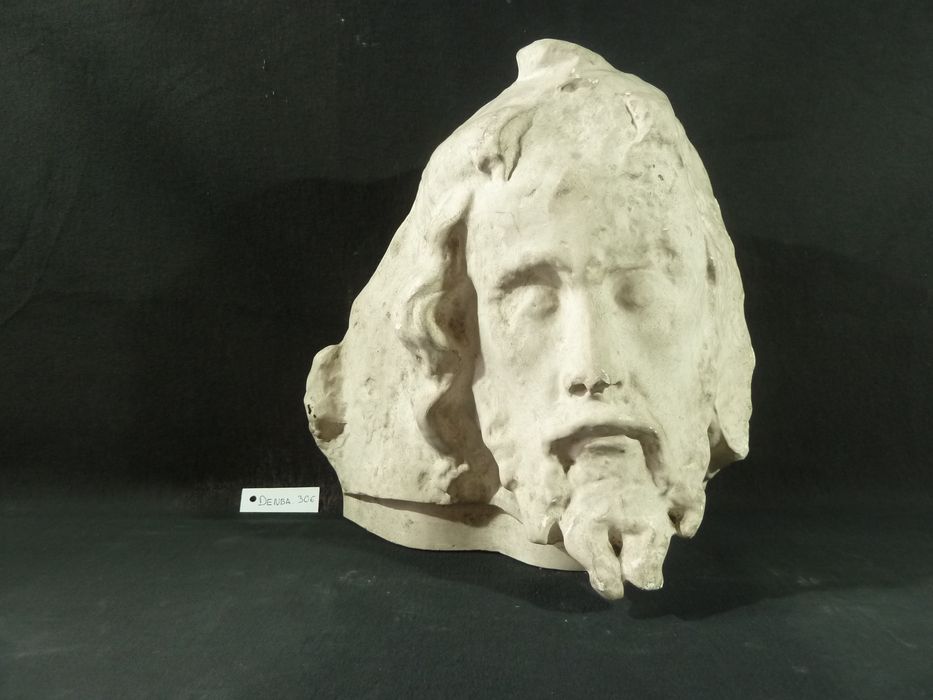 ronde-bosse : Tête du Christ - © Ministère de la Culture (France), Direction Régionale des Affaires Culturelles de Bourgogne-Franche-Comté – Tous droits réservés