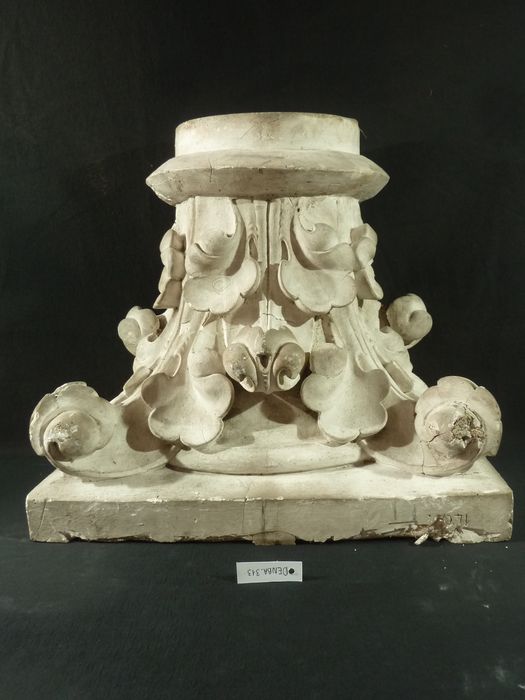 élément d'architecture : Chapiteau - © Ministère de la Culture (France), Direction Régionale des Affaires Culturelles de Bourgogne-Franche-Comté – Tous droits réservés
