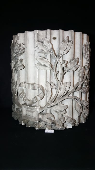 élément d'architecture : Demi colonne cannelée - © Ministère de la Culture (France), Direction Régionale des Affaires Culturelles de Bourgogne-Franche-Comté – Tous droits réservés