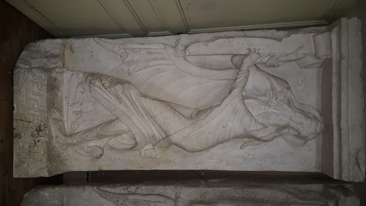 bas-relief : Isaïe de Souillac - © Ministère de la Culture (France), Direction Régionale des Affaires Culturelles de Bourgogne-Franche-Comté – Tous droits réservés