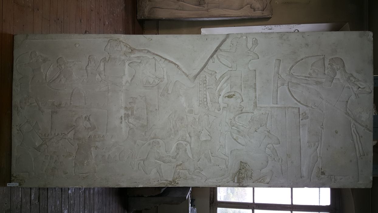 bas-relief : Bataille du roi Assurnasirpal II - © Ministère de la Culture (France), Direction Régionale des Affaires Culturelles de Bourgogne-Franche-Comté – Tous droits réservés