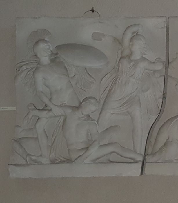 bas-relief : Rinceaux - © Ministère de la Culture (France), Direction Régionale des Affaires Culturelles de Bourgogne-Franche-Comté – Tous droits réservés