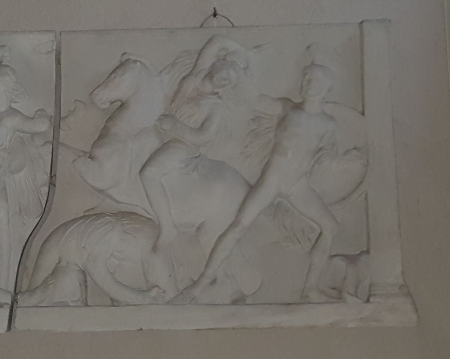 bas-relief : Culot et rinceaux - © Ministère de la Culture (France), Direction Régionale des Affaires Culturelles de Bourgogne-Franche-Comté – Tous droits réservés