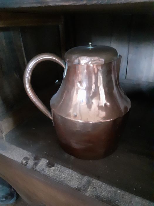 Deux bouilloires