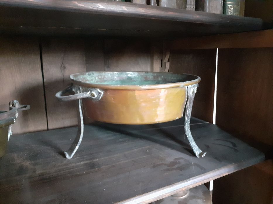 Tourtière tripode