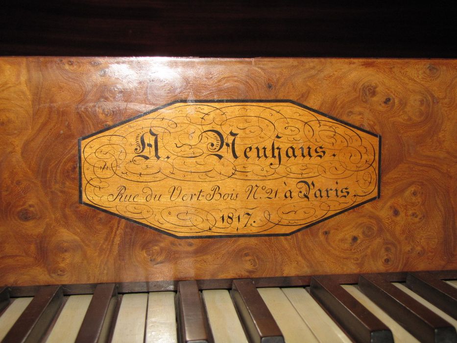piano carré, détail - © Ministère de la Culture (France), Direction Régionale des Affaires Culturelles de Bourgogne-Franche-Comté – Tous droits réservés