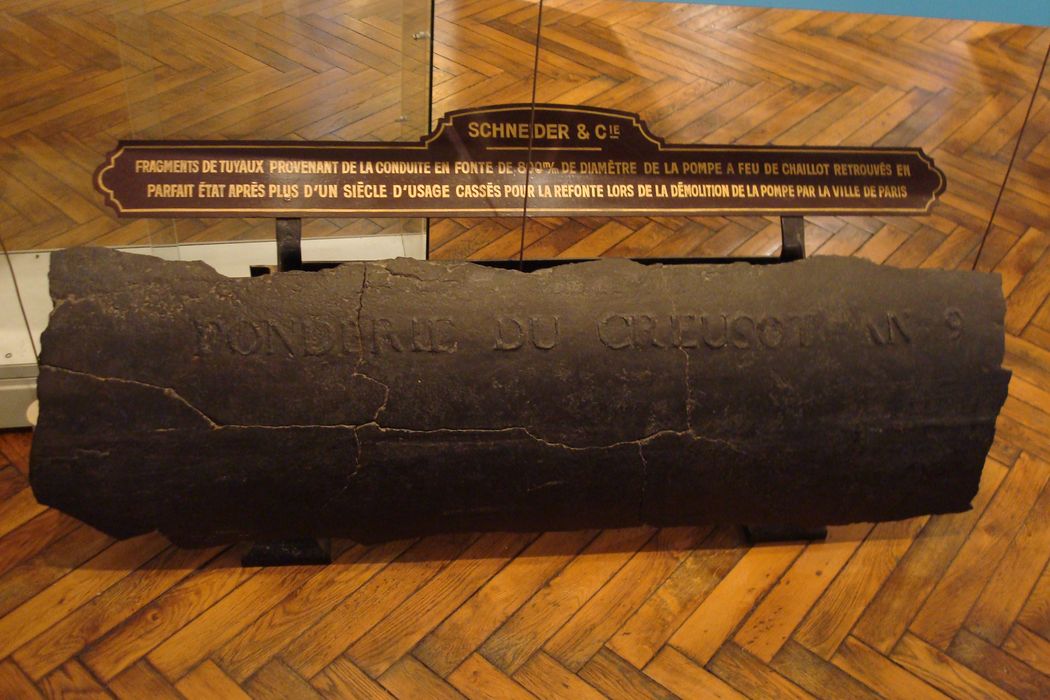 fragment de tuyau de fonte de l’an IX (1800) - © Ministère de la Culture (France), Direction Régionale des Affaires Culturelles de Bourgogne-Franche-Comté ; Académie François Bourdon – Tous droits réservés
