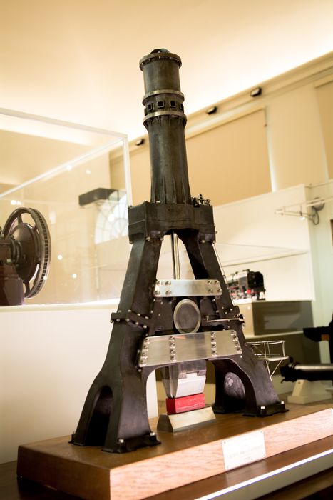 maquette du marteau pilon de 100 tonnes - © Ministère de la Culture (France), Direction Régionale des Affaires Culturelles de Bourgogne-Franche-Comté ; Académie François Bourdon – Tous droits réservés