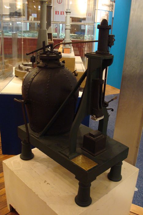 maquette pilon expérimental de François Bourdon - © Ministère de la Culture (France), Direction Régionale des Affaires Culturelles de Bourgogne-Franche-Comté ; Académie François Bourdon – Tous droits réservés