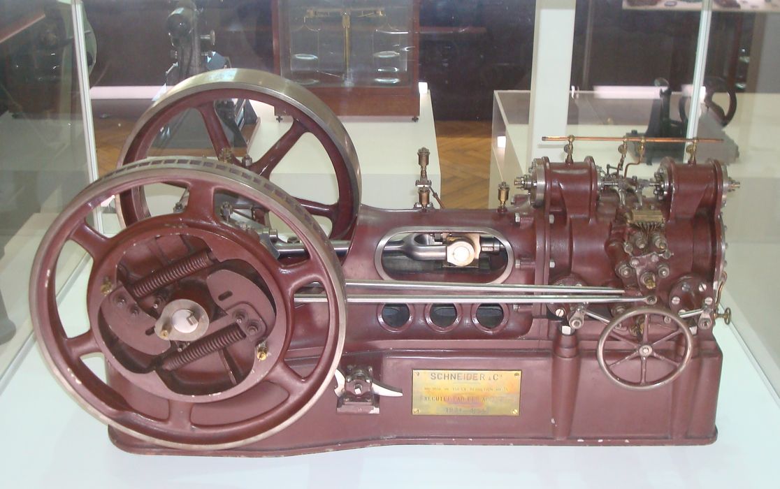 maquette d’une machine à vapeur 150 cv - © Ministère de la Culture (France), Direction Régionale des Affaires Culturelles de Bourgogne-Franche-Comté ; Académie François Bourdon – Tous droits réservés