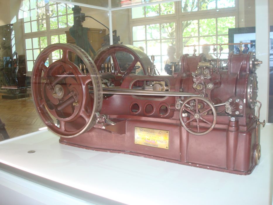 maquette d’une machine à vapeur 150 cv - © Ministère de la Culture (France), Direction Régionale des Affaires Culturelles de Bourgogne-Franche-Comté ; Académie François Bourdon – Tous droits réservés